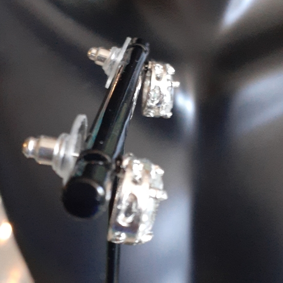 18K White GoldF White Sapphire Halo Earring - Picture 9 of 15